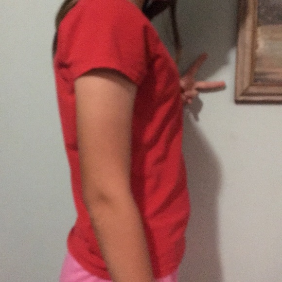 Red shirt - Picture 2 of 2